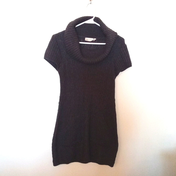 La Classe Couture Short Sleeve Cowl Neckline Sweater Dress - Picture 1 of 8